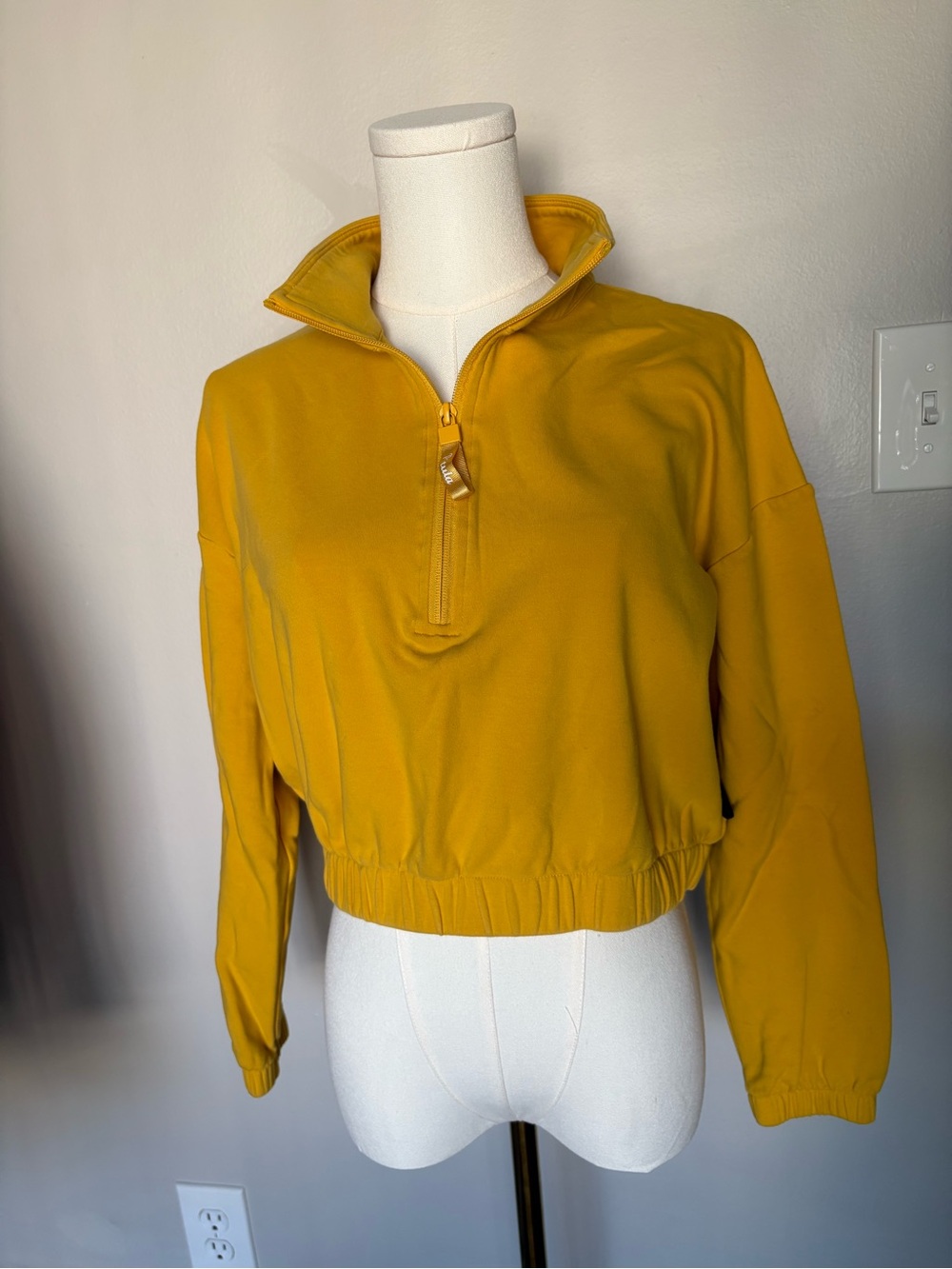 Ptula Cropped Mara Quarter-Zip Pullover Sweatshirt - Bumblebee